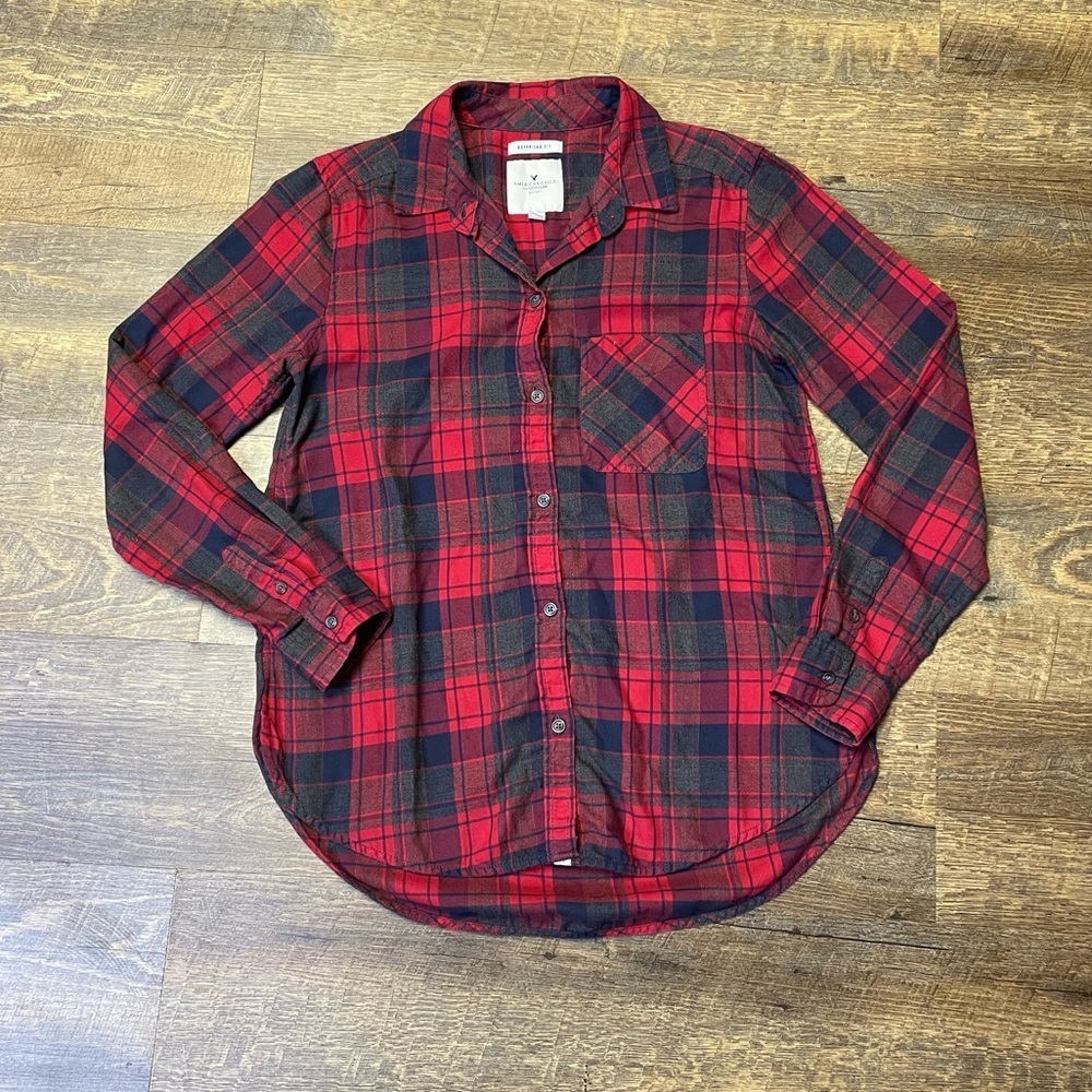American Eagle Shirt Boyfriend Fit Flannel Red Gray Black Plaid Women's Small
